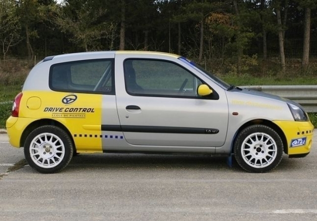  Curso de conducción de rally en el Gard